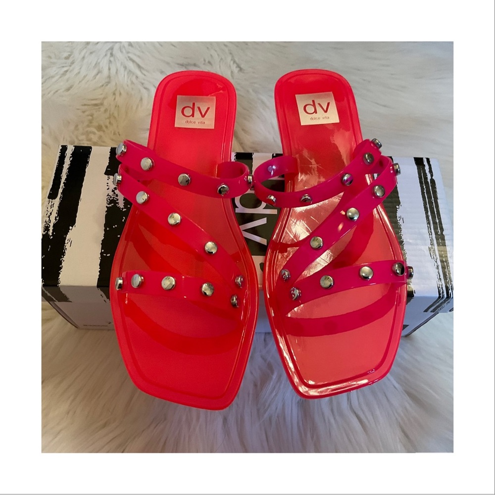 DV by Dolce Vita Shelly Studded Jelly Sandals - New in Box - Size 8 - Hot Pink